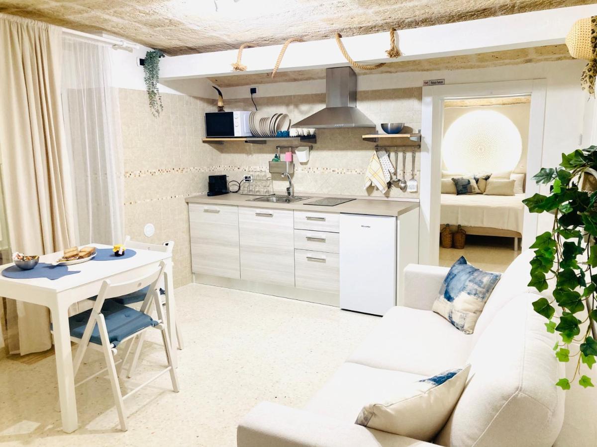 Antigua Lux Lägenhet Monopoli Exteriör bild